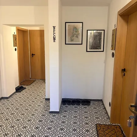 Azyl Na Statku 5 *